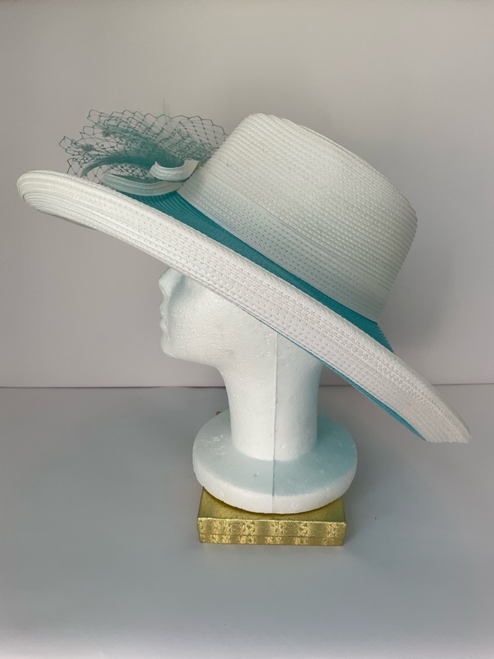 NWT August Accessories Freesia  Elegant Women's Wide-Brim Feathered Hat - Picture 4 of 7
